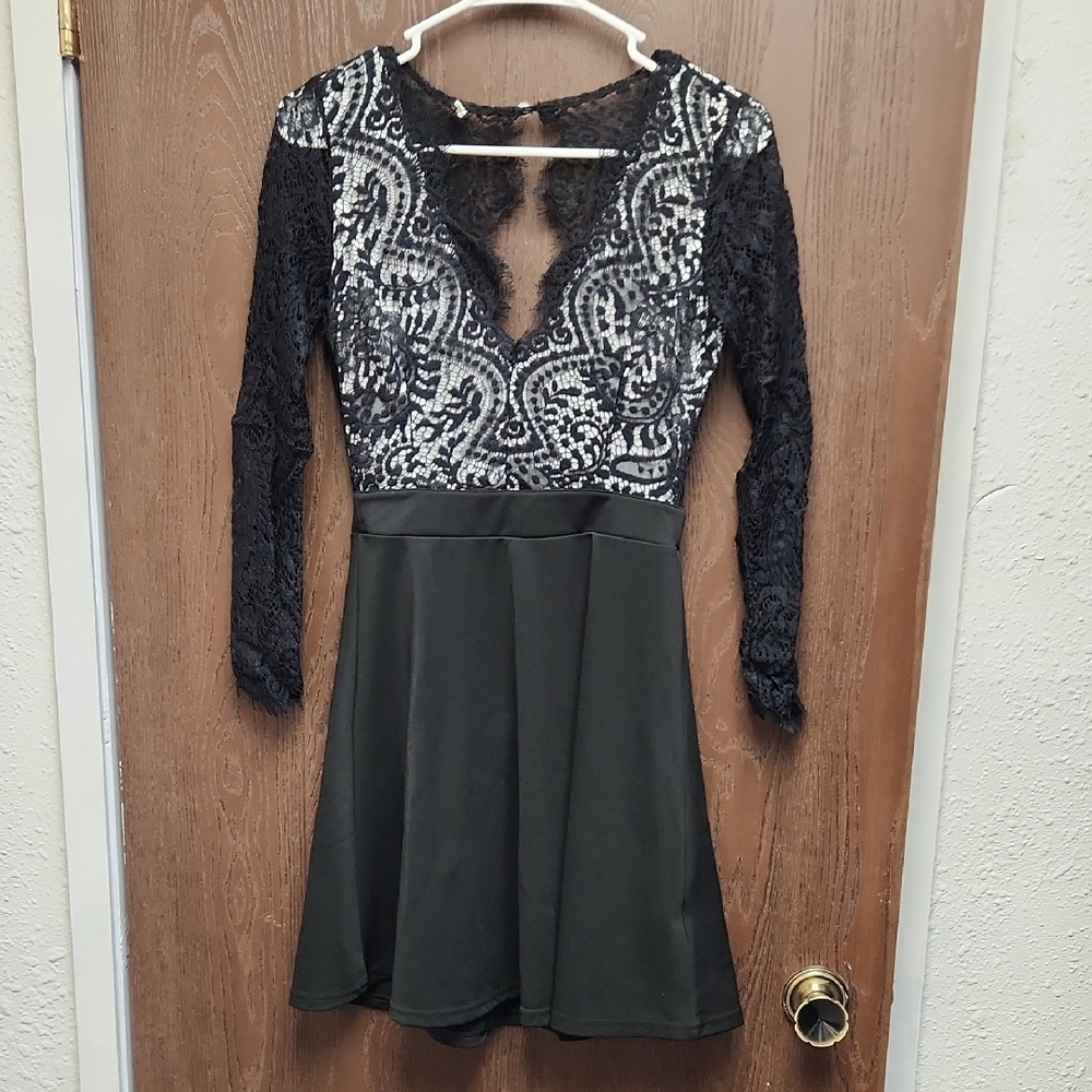 Chic Black Lace Long Sleeve Dress